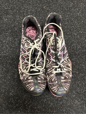 New Balance Women's Black & Pink Patterned Athletic Track Shoes